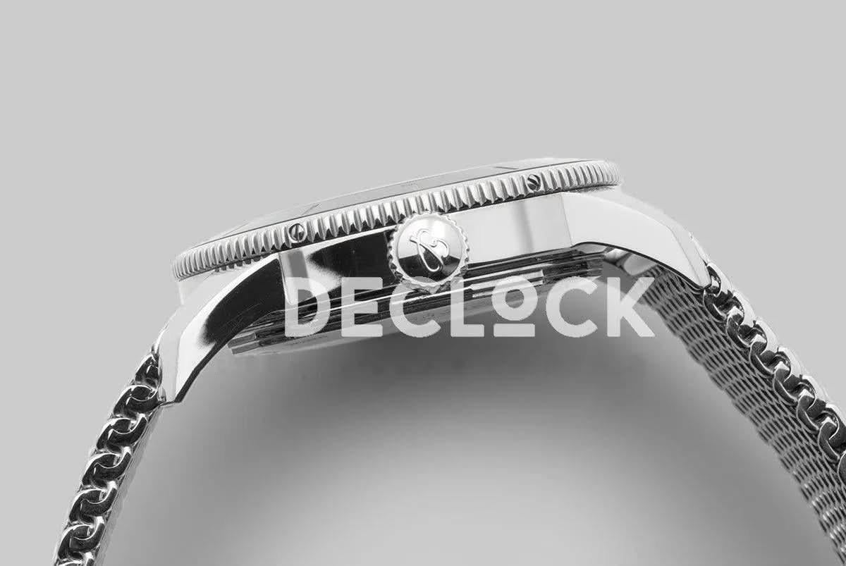 Replica Breitling Superocean Heritage II B20 Automatic 44mm in Black Dial on Black and Silver Bezel | Declock.