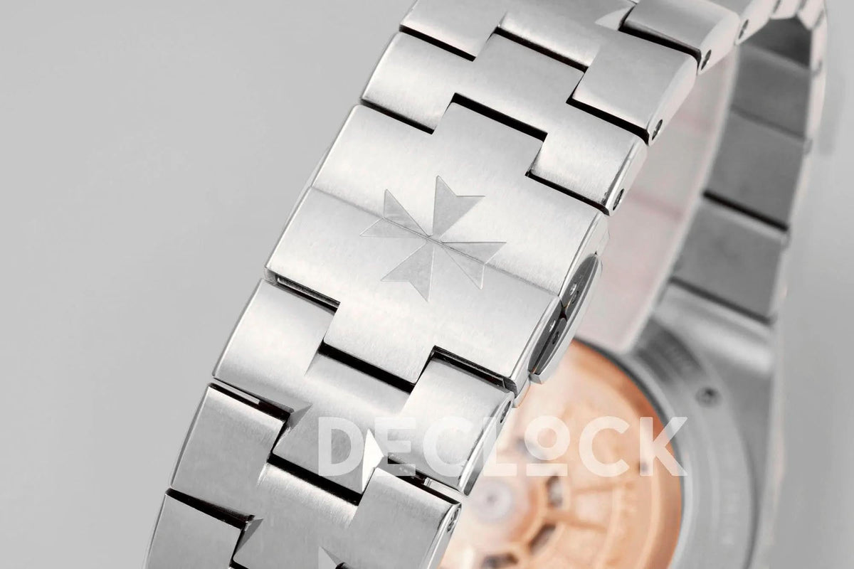 Replica Vacheron Constantin Overseas Perpetual Calendar Steel on Gray Dial | Declock.