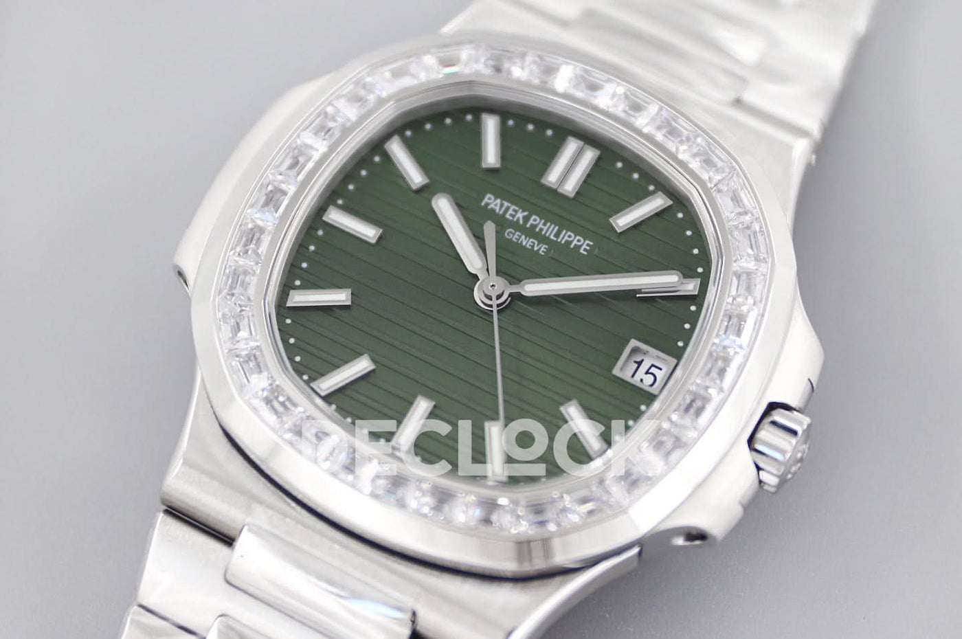 Nautilus 5711/1A Green Dial Diamond Bezel