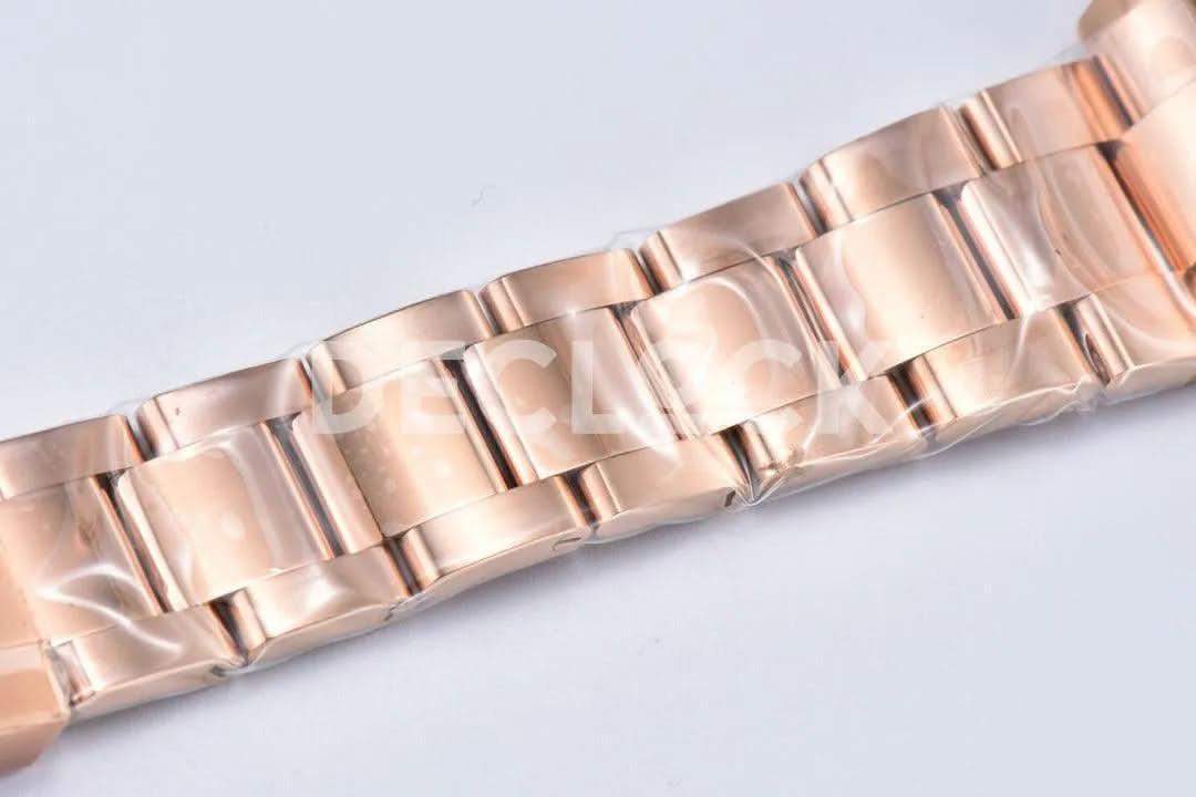 Replica Rolex Daytona 116505 Silver Dial in Everose Gold |  Declock.