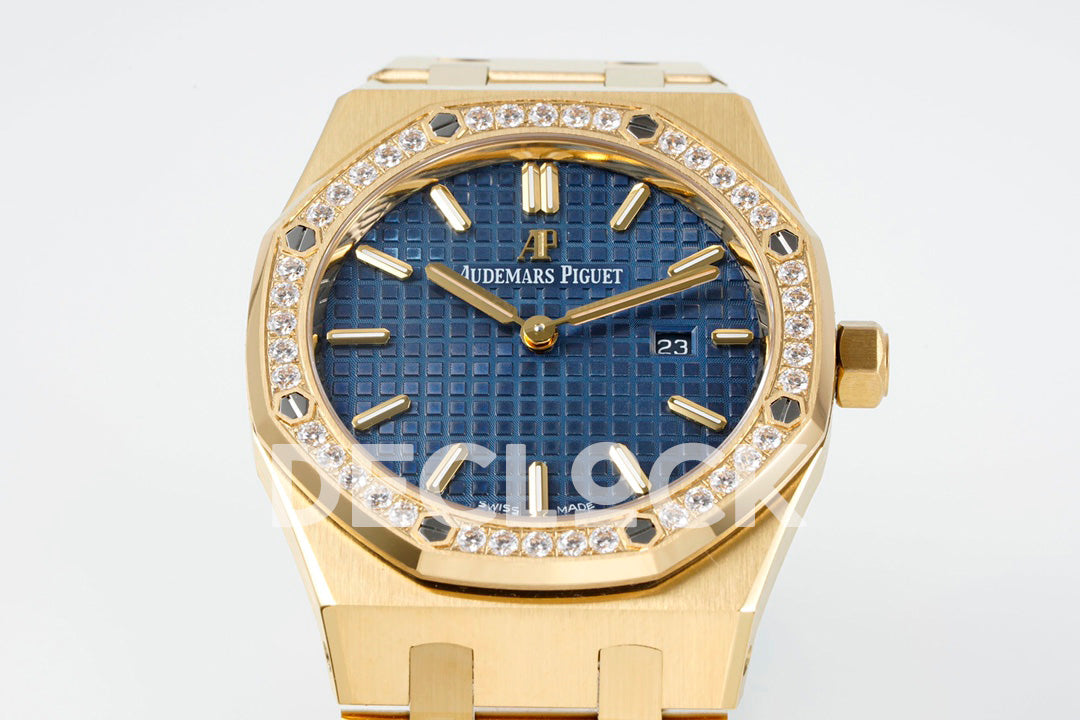 Royal Oak 33mm 67651OR YG Diamond Bezel Blue Dial