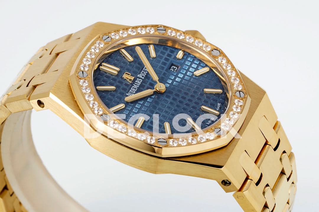 Royal Oak 33mm 67651OR YG Diamond Bezel Blue Dial