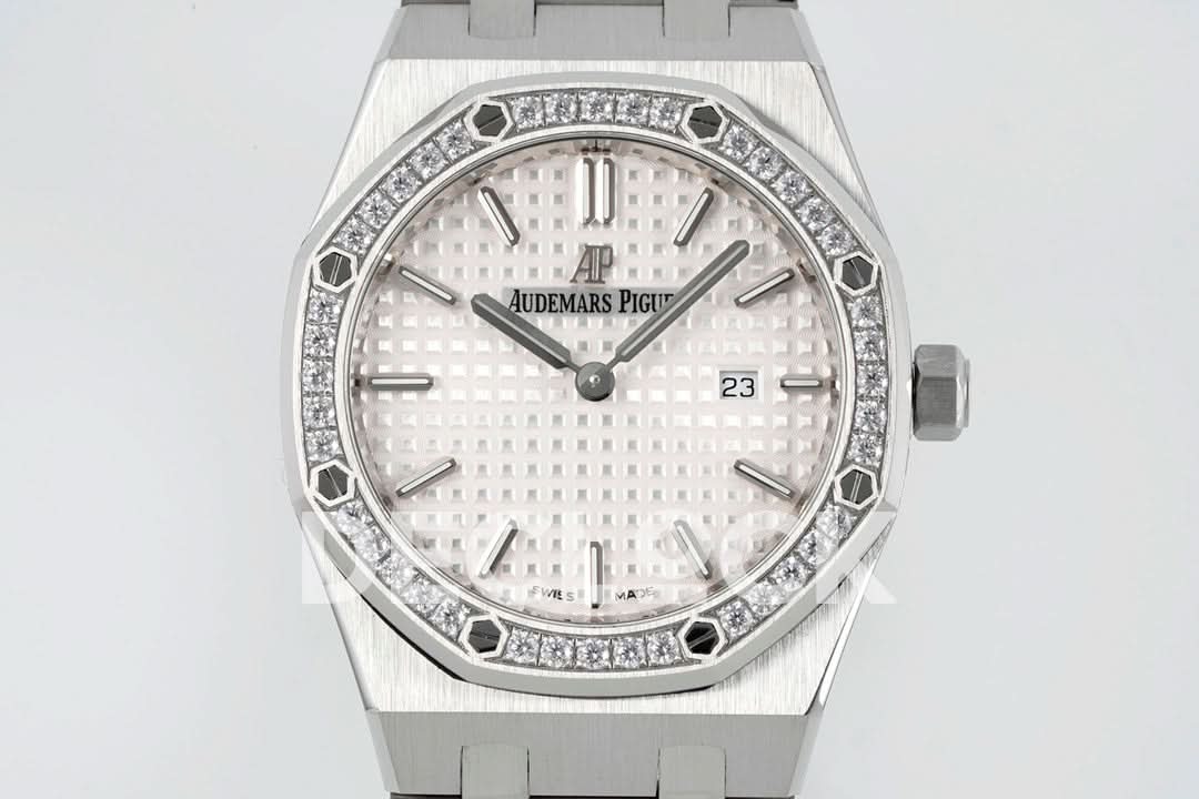 Royal Oak 33mm 67651OR SS Diamond Bezel White Dial