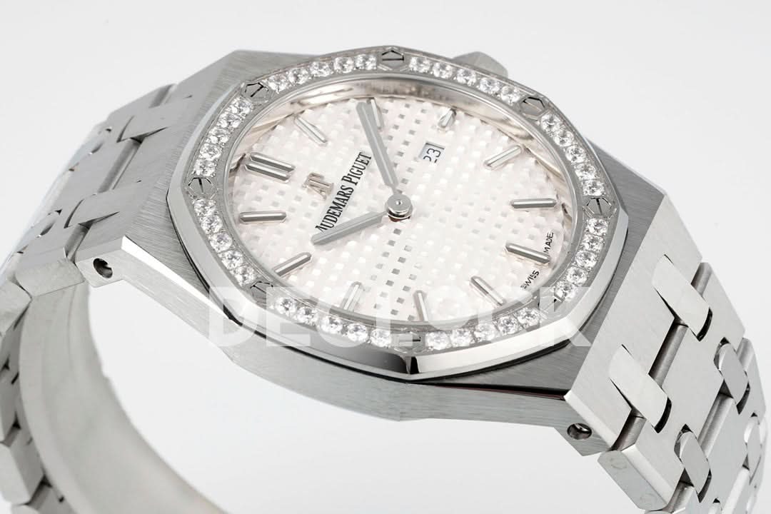 Royal Oak 33mm 67651OR SS Diamond Bezel White Dial