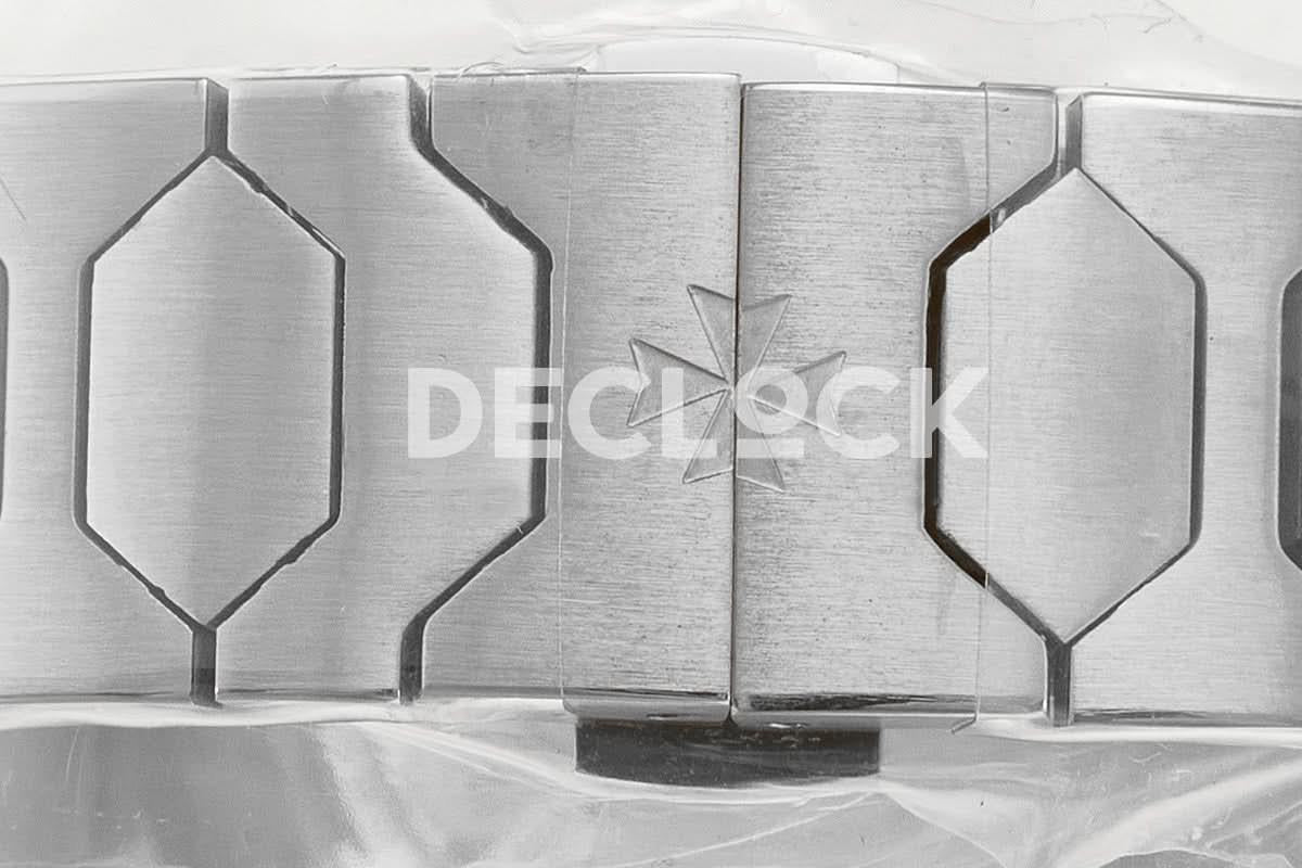 Replica Vacheron Constantin Les Historiques 222 Champagne Dial in Silver |  Declock.
