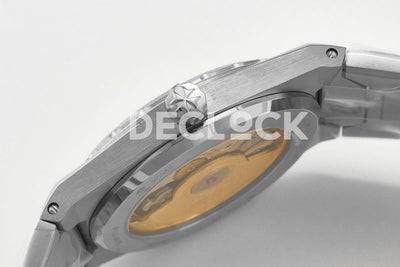 Les Historiques 222 Black Dial in Silver