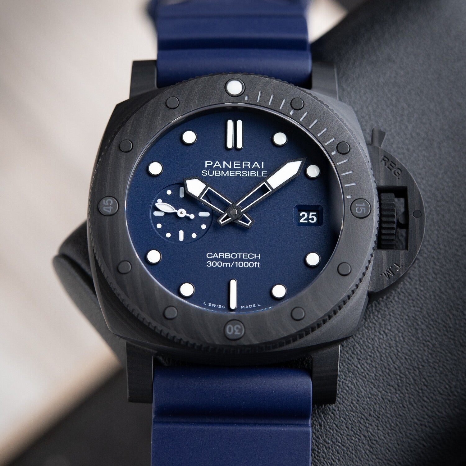 PAM1232 Submersible QuarantaQuattro Carbotech™ Blu Abisso 44mm