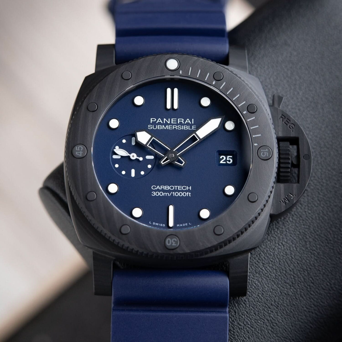 PAM1232 Submersible QuarantaQuattro Carbotech™ Blu Abisso 44mm