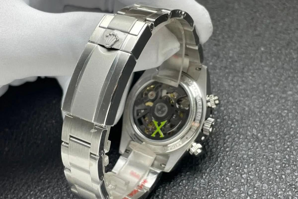 Replica Rolex Daytona 116508 Neon Artisans de Genève Unveils White Dial in White Gold |  Declock.