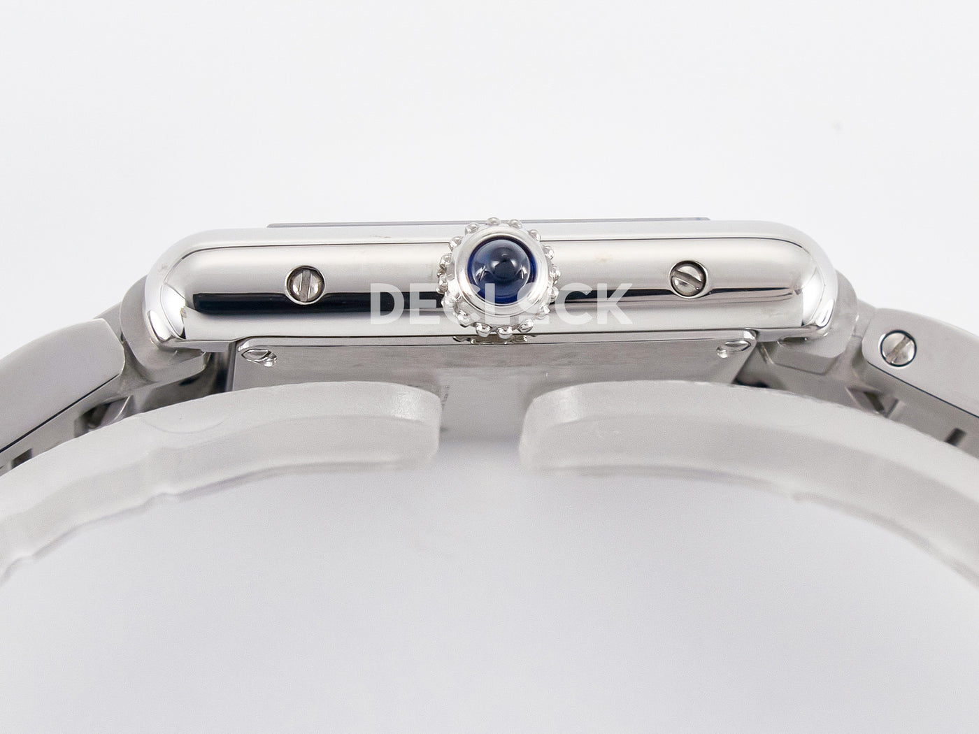 Tank Must SS 33.7mm White Dial on SS Bracelet