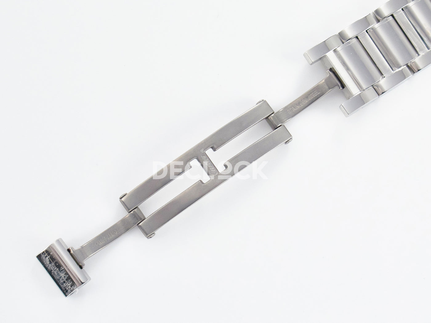 Tank Must SS 33.7mm White Dial on SS Bracelet