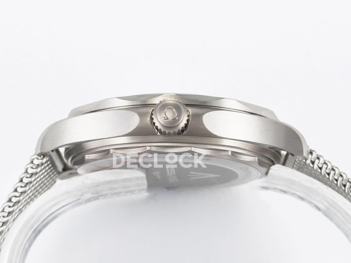 Replica Declock Seamaster Diver 300M James Bond 007 60th Anniversary Blue Dial on Mesh Bracelet |  Declock.