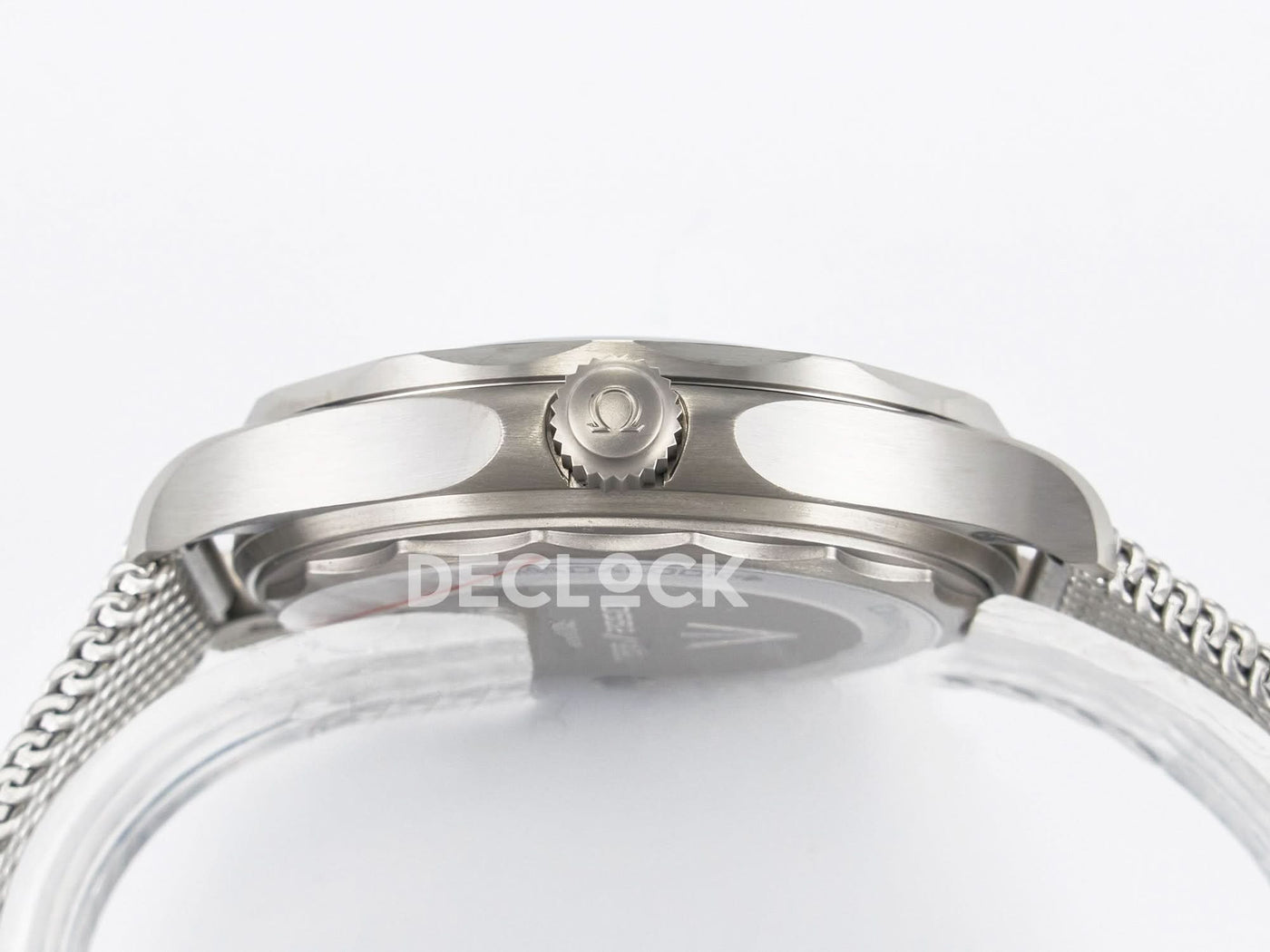 Seamaster Diver 300M James Bond 007 60th Anniversary Blue Dial on Mesh Bracelet