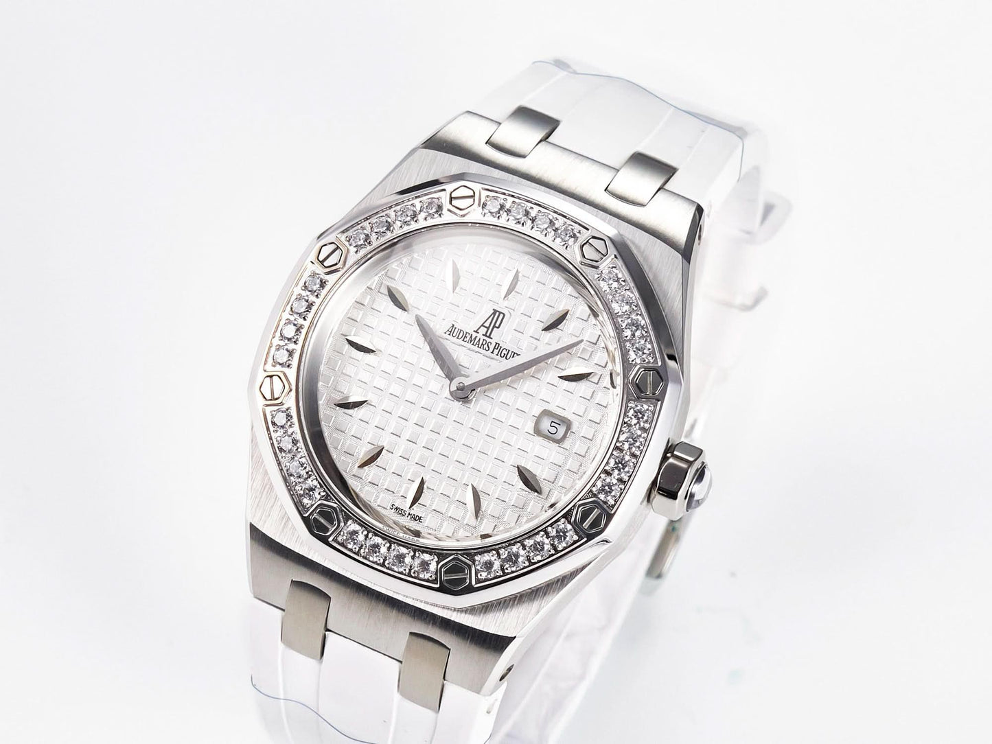 Replica Audemars Pigeut Royal Oak Offshore Ladies 33mm SS DRF Best Edition White Dial Diamonds Bezel on White Rubber Strap |  Declock.