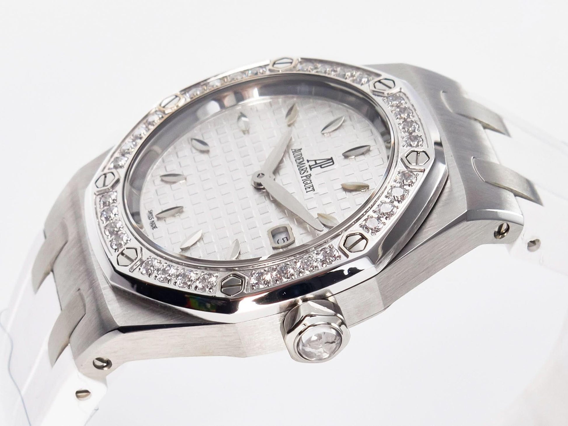 Replica Audemars Pigeut Royal Oak Offshore Ladies 33mm SS DRF Best Edition White Dial Diamonds Bezel on White Rubber Strap |  Declock.