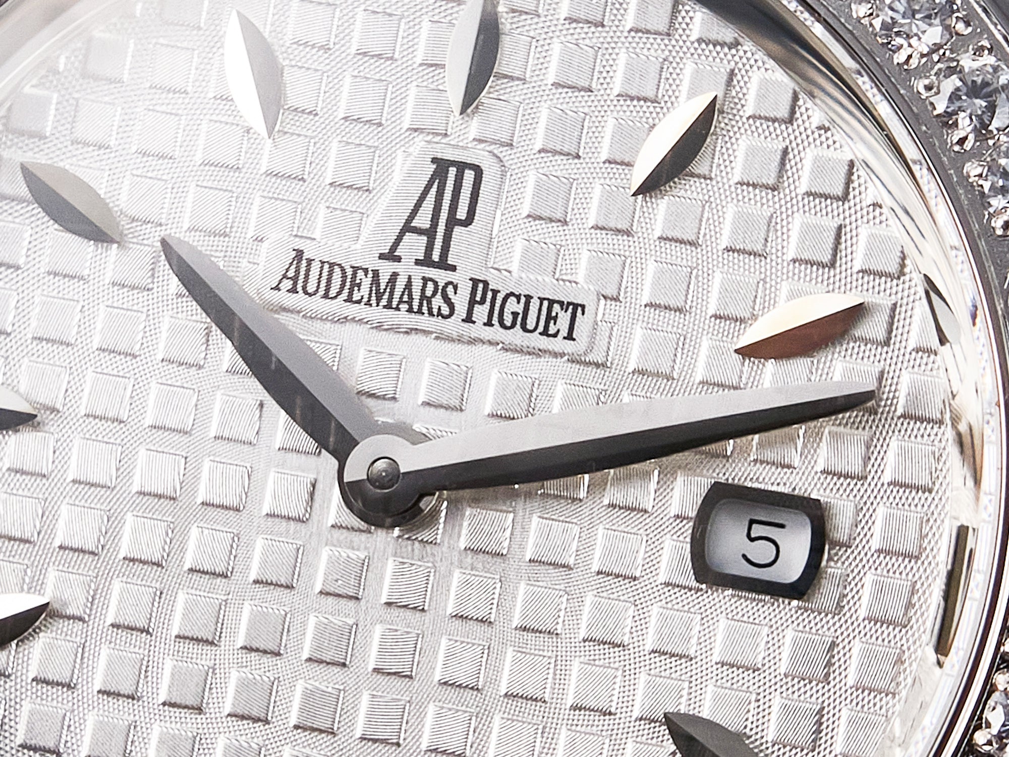 Royal Oak Offshore Ladies 33mm SS DRF Best Edition White Dial Diamonds Bezel on White Rubber Strap