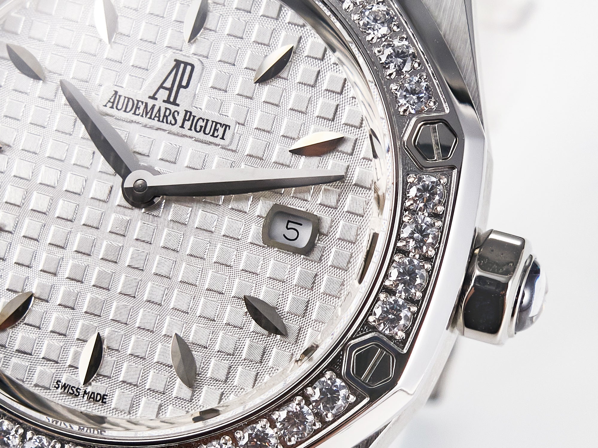 Royal Oak Offshore Ladies 33mm SS DRF Best Edition White Dial Diamonds Bezel on White Rubber Strap