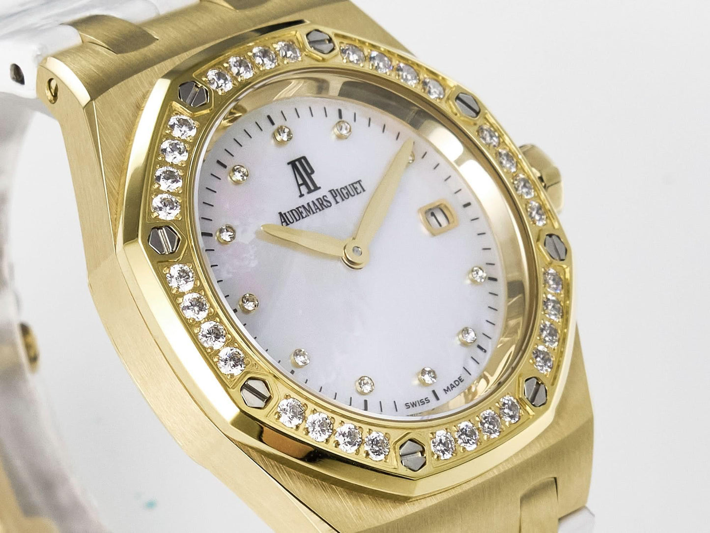 Replica Audemars Pigeut Royal Oak Ladies 33mm YG DRF Best Edition MOP Dial Diamonds Bezel on White Rubber Strap |  Declock.