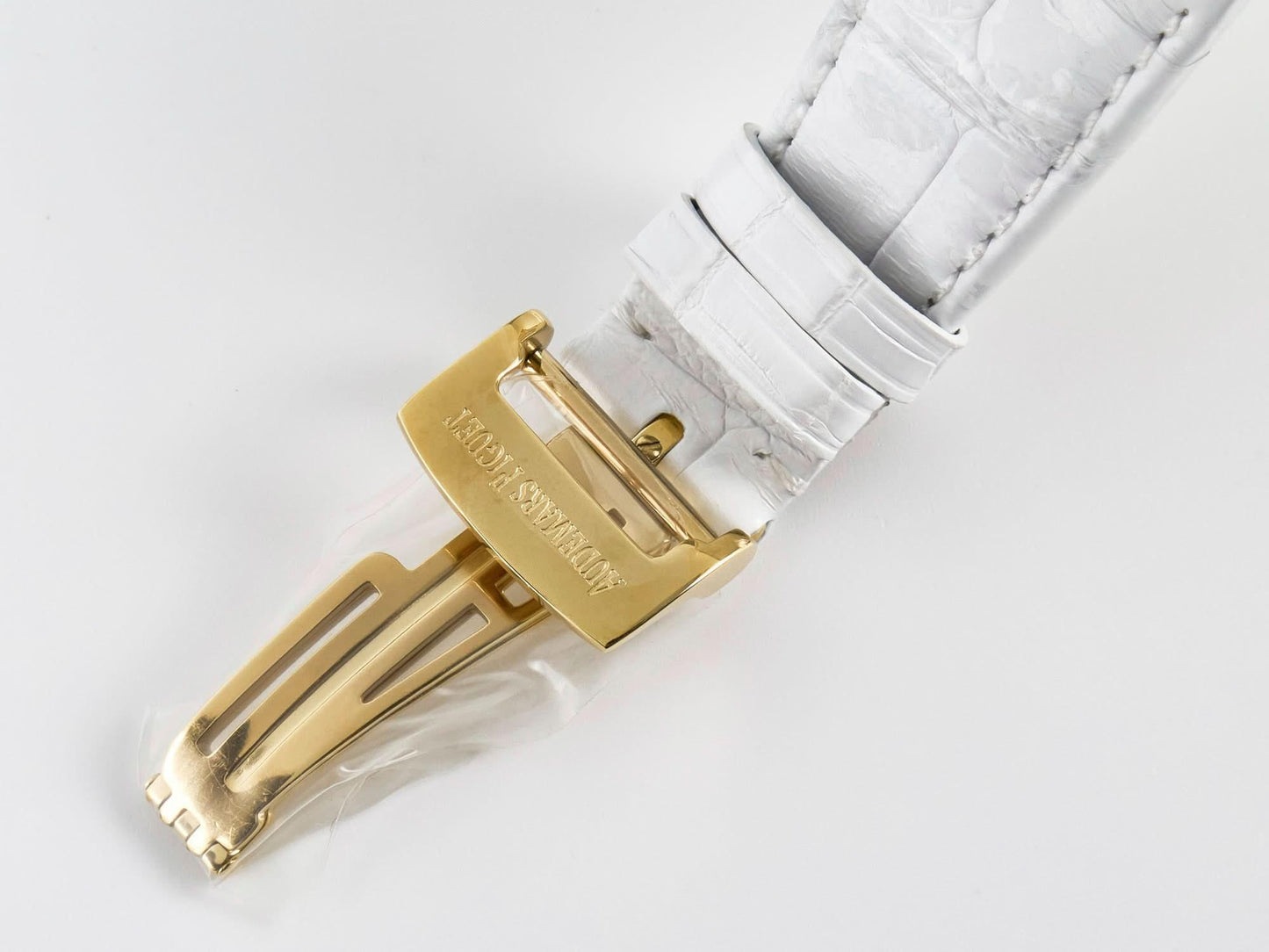 Replica Audemars Pigeut Royal Oak Ladies 33mm YG DRF Best Edition MOP Dial Diamonds Bezel on White Rubber Strap |  Declock.