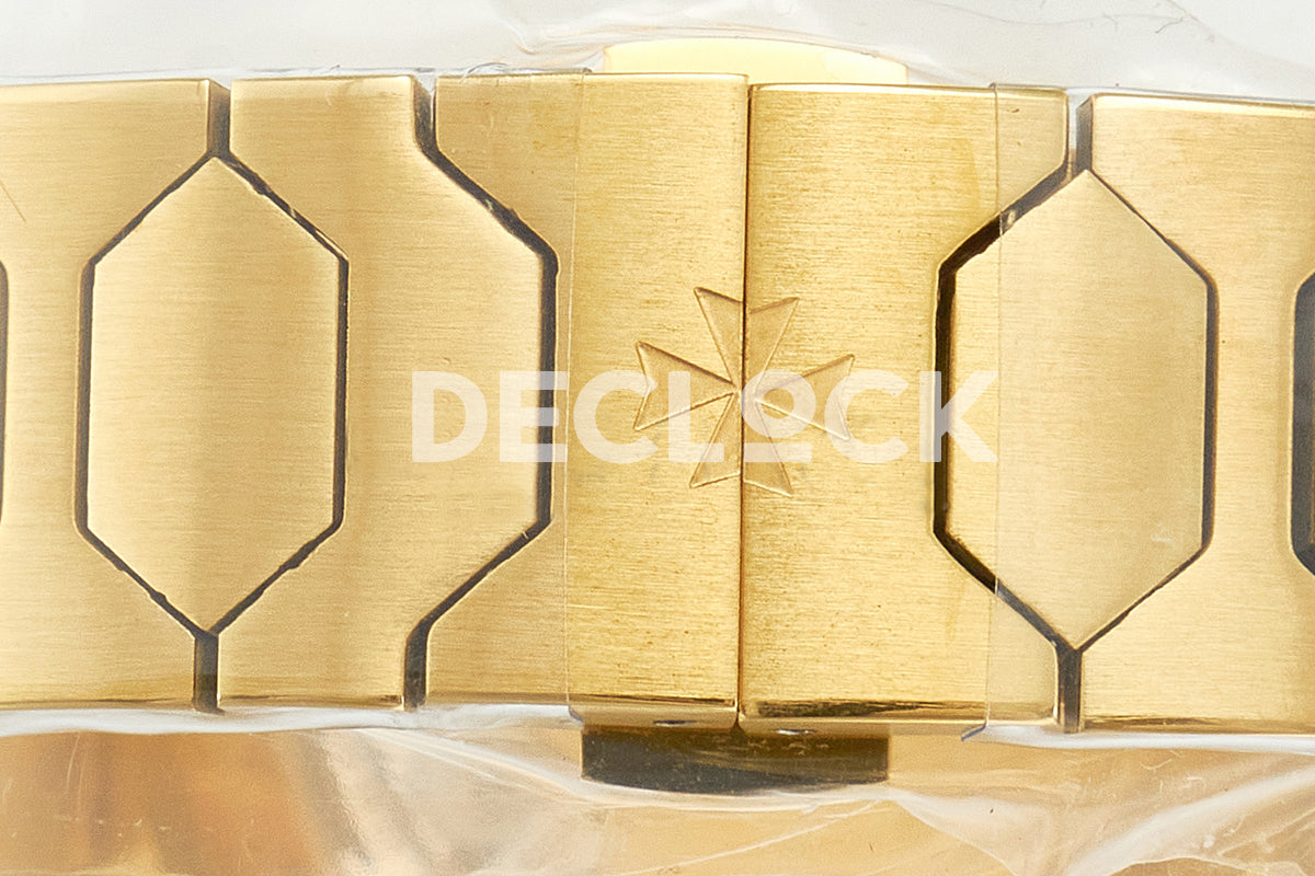 Les Historiques 222 Champagne Dial in Yellow Gold