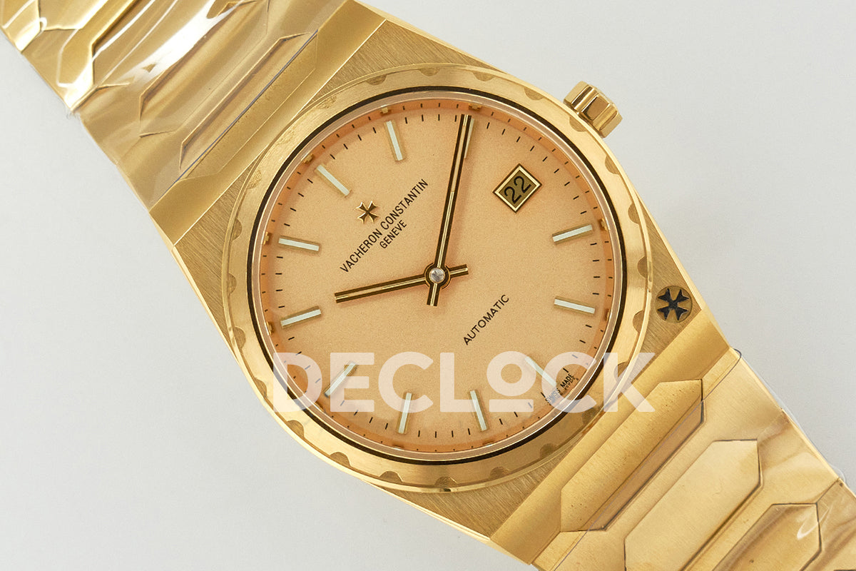Les Historiques 222 Champagne Dial in Yellow Gold