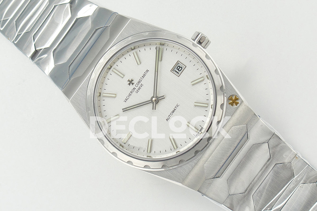 Les Historiques 222 Champagne Dial in Silver