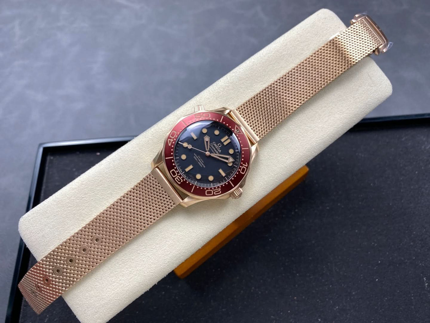 Seamaster 300m 2025 42mm RG/RG Black Dial