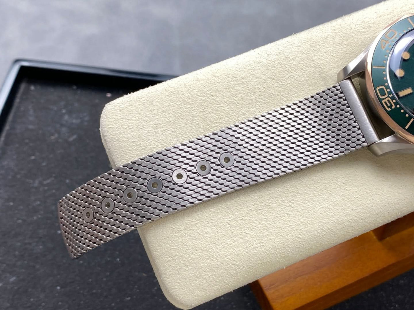 Seamaster 300m 2025 42mm RG/SS Green Dial