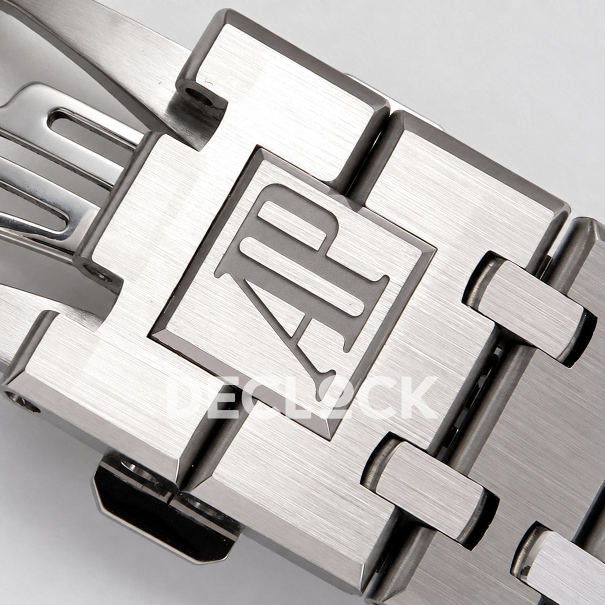 Audemars Piguet Royal Oak 15300 ZF Black SA3120 — clasp logo detail