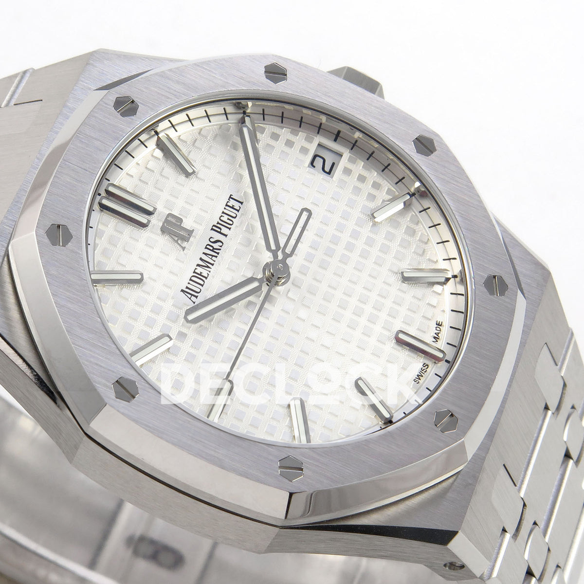 Audemars Piguet Royal Oak 15500 DDF White Bracelet DD4302 replica - dial side angle