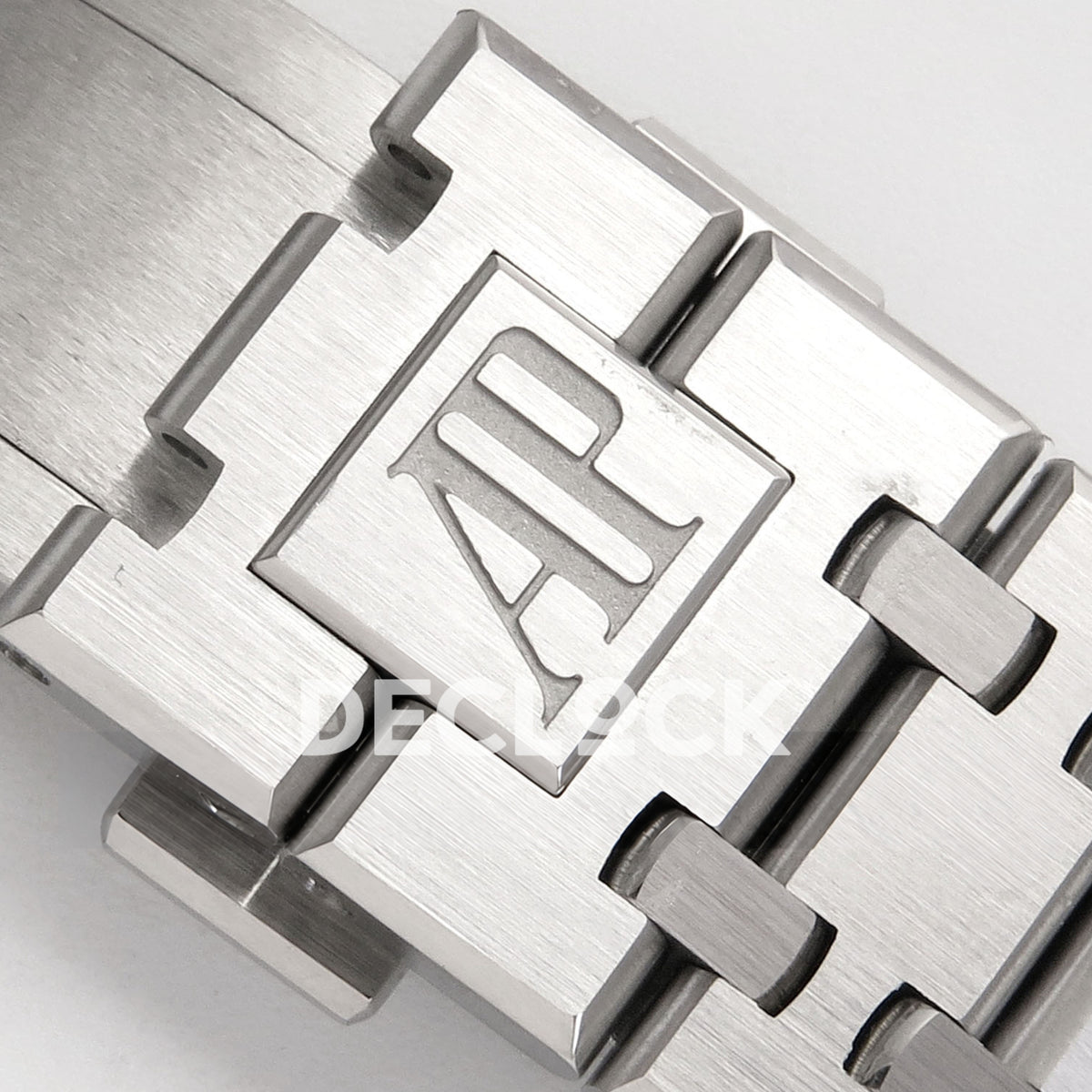 Audemars Piguet Royal Oak 15500 DDF White Bracelet DD4302 replica - clasp logo
