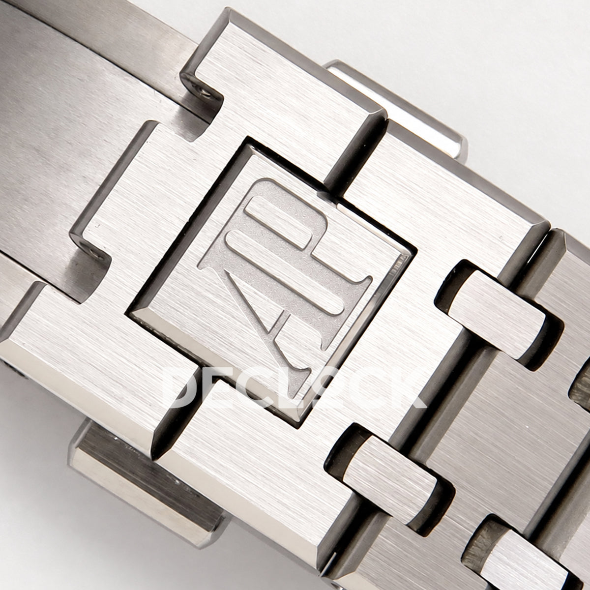 Audemars Piguet Royal Oak 15500ST.OO.1220ST.01 JF blue dial steel bracelet DD4302 — clasp logo