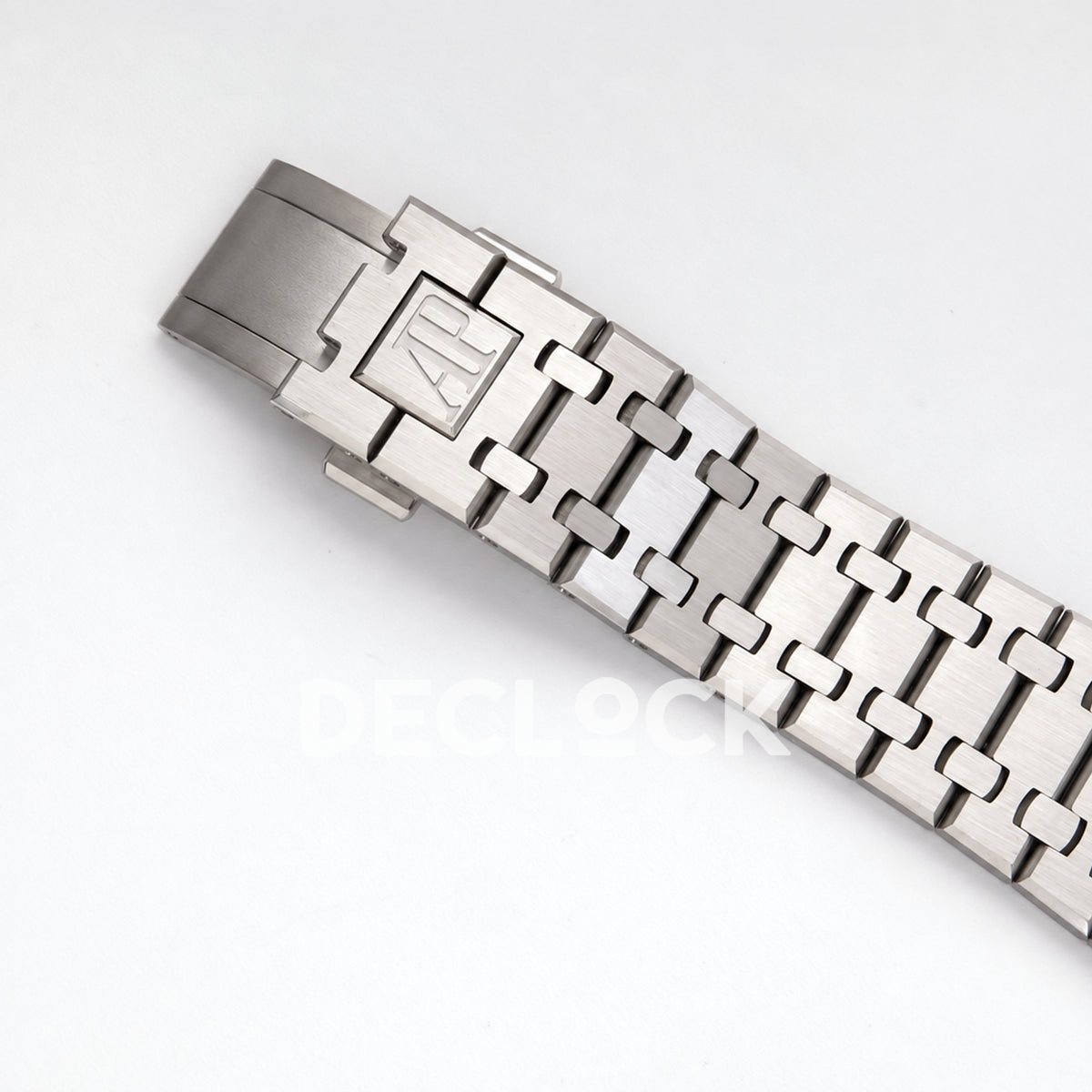 Audemars Piguet Royal Oak 15500ST.OO.1220ST.02 JF gray dial steel bracelet DD4302 — clasp closed