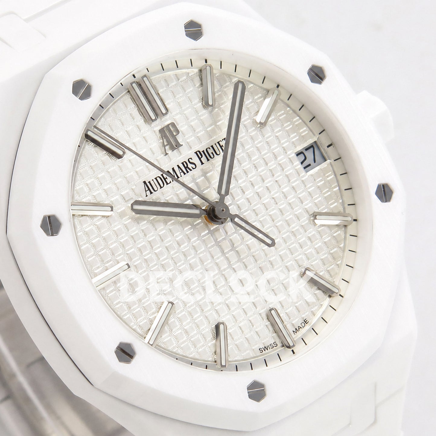 Audemars Piguet Royal Oak 41mm 15500 White Ceramic ZF SA4302 Free Sprung Replica