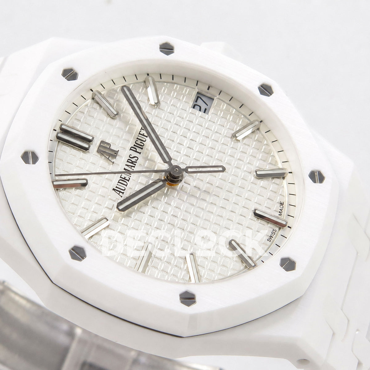 Audemars Piguet Royal Oak 41mm 15500 White Ceramic ZF SA4302 Free Sprung Replica