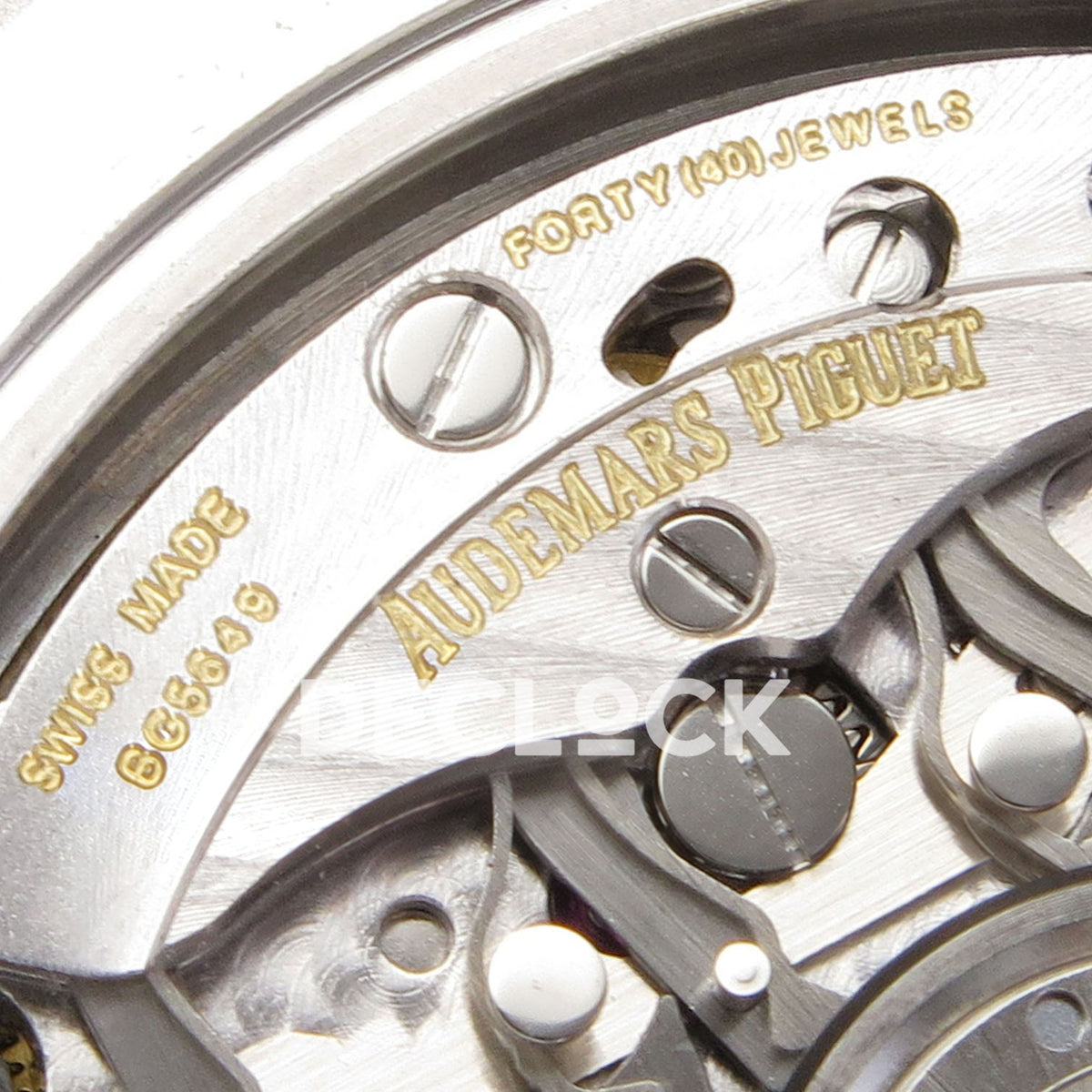 Audemars Piguet Royal Oak Offshore 26420 DDF replica - original gold Audemars Piguet movement engravings in close-up