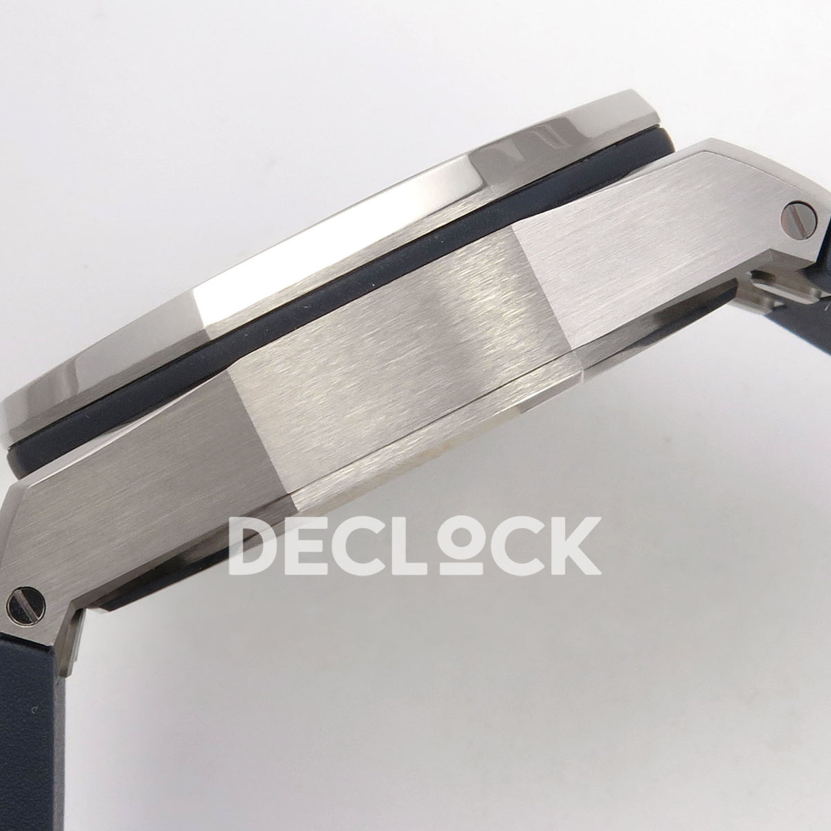 Audemars Piguet Royal Oak Offshore 26420 DDF replica - brushed titanium case profile and original screws