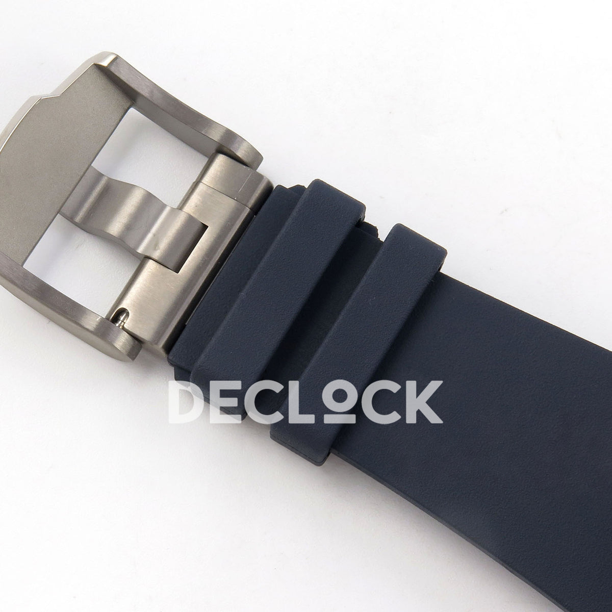 Audemars Piguet Royal Oak Offshore 26420 DDF replica - inside pin buckle and blue rubber strap