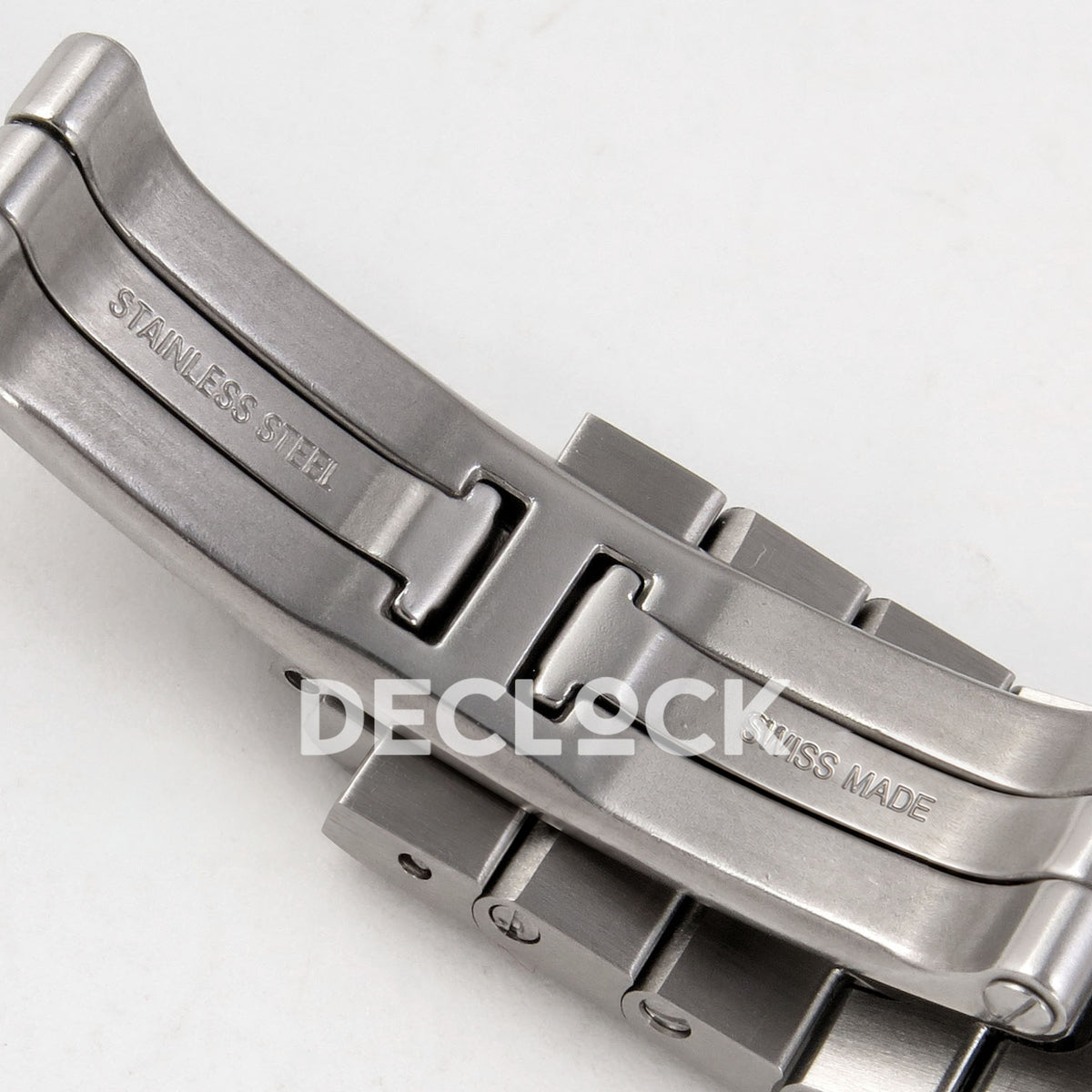 Cartier Santos 27mm 8848F with red dial and stainless steel bracelet, clasp engraving