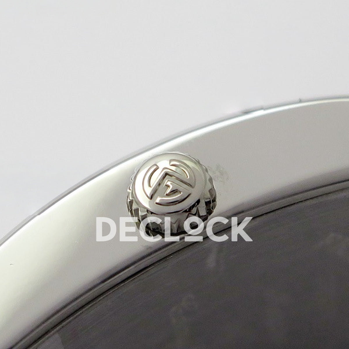Franck Muller Master Square White Multicolor Roman Dial Red Leather - Crown close-up