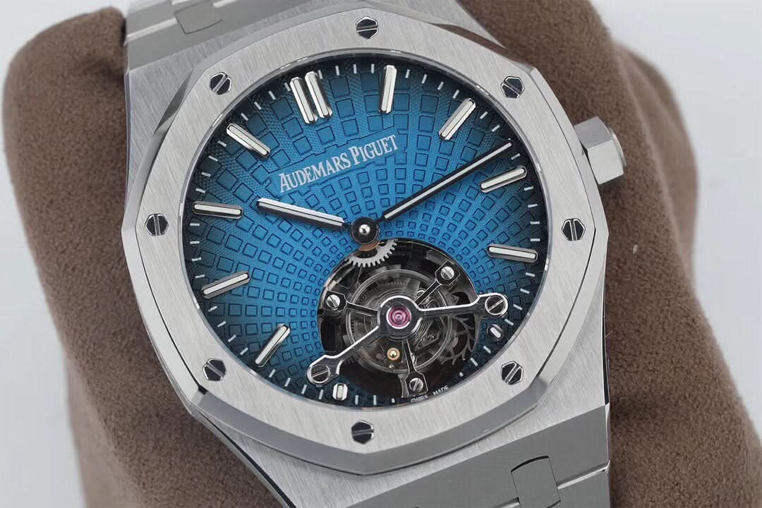 oyal Oak 2018 SIHH SS Tourbillon Dark Blue Sunburst Tapisserie Dial
