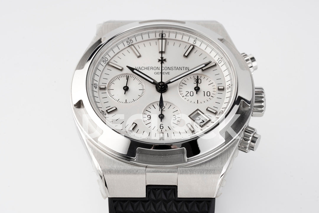 Overseas 5520V WG White Dial On Black Rubber Strap