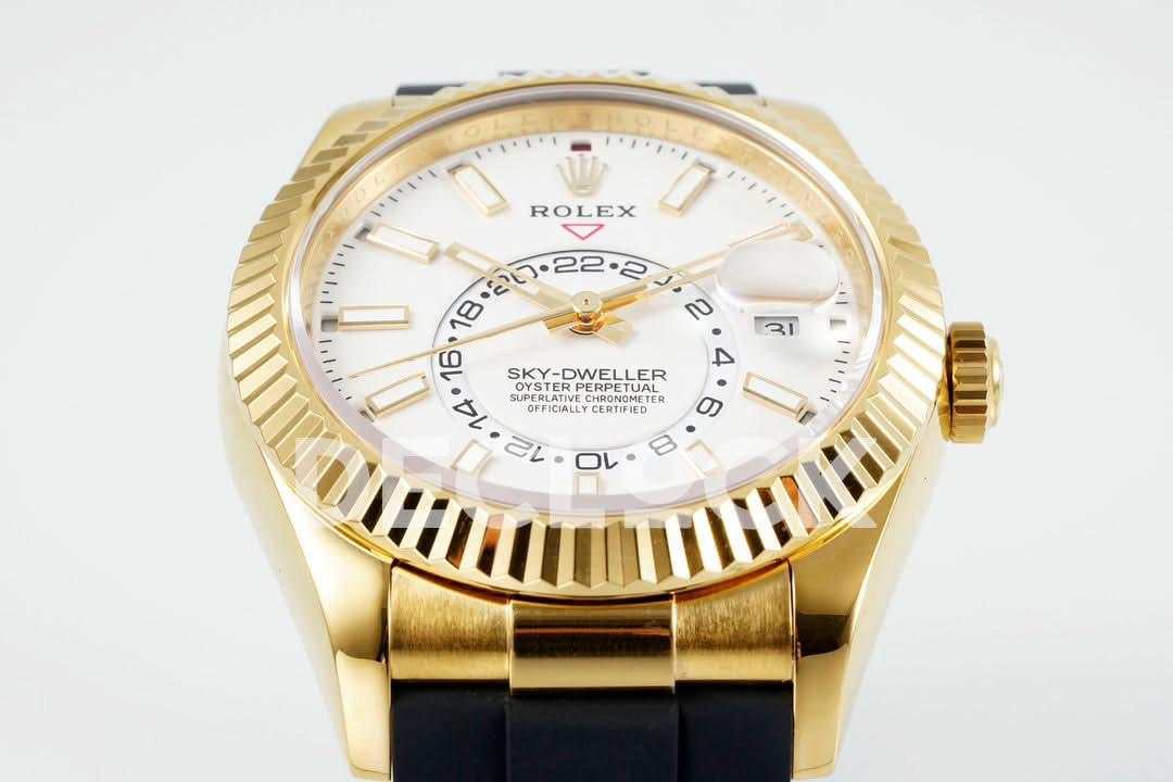 Replica Rolex Sky Dweller 336238 YG in White Dial on Black Rubber Strap |  Declock.