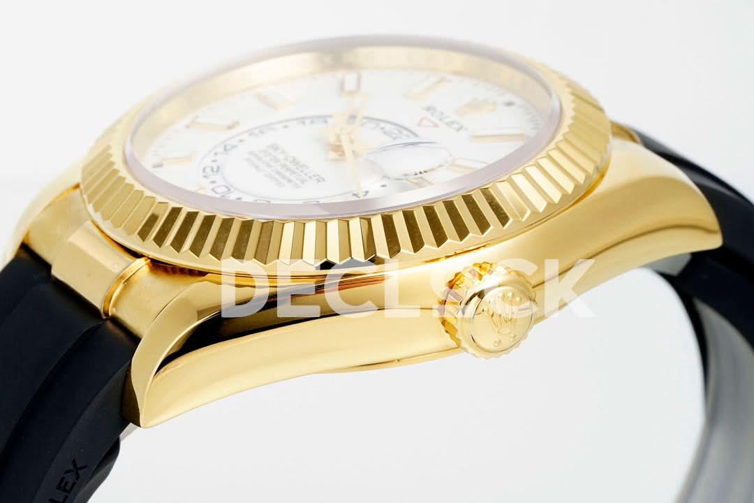 Replica Rolex Sky Dweller 336238 YG in White Dial on Black Rubber Strap |  Declock.