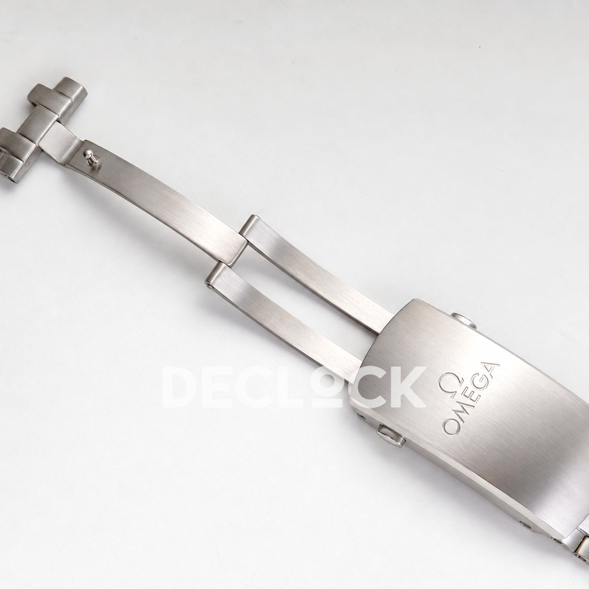 Omega Seamaster Diver 300M ORF Blue Steel Yellow Gold 8800 Free Sprung — open clasp