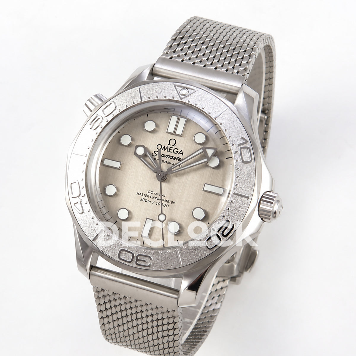 Omega Seamaster Diver 300M Gray Dial Steel Mesh ORF 8806 Free Sprung — angled dial view