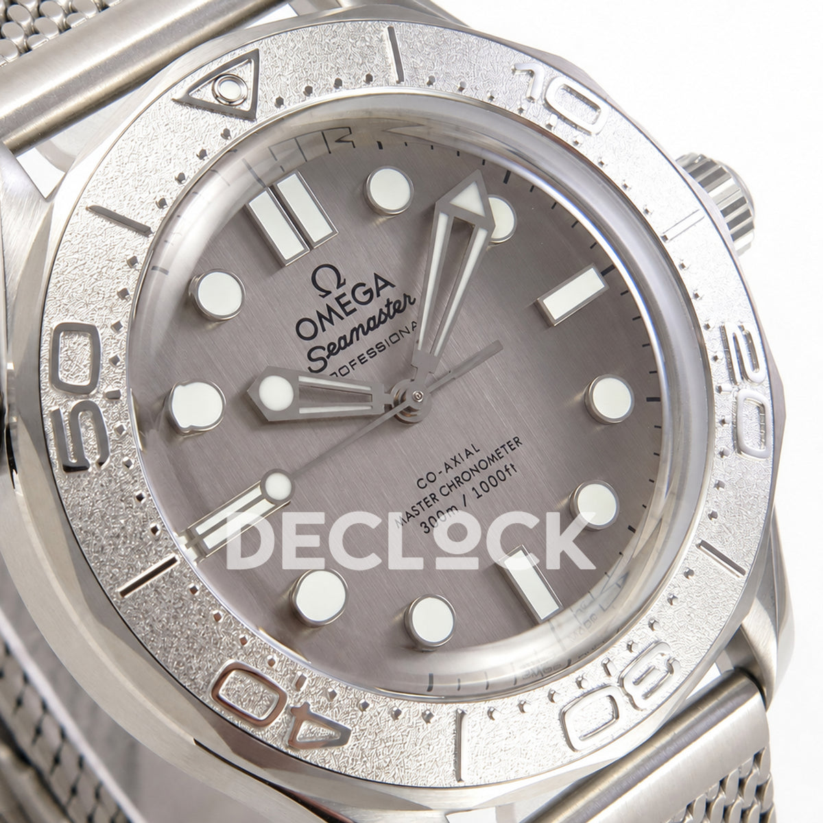 Omega Seamaster Diver 300M Gray Dial Steel Mesh ORF 8806 Free Sprung — dial detail
