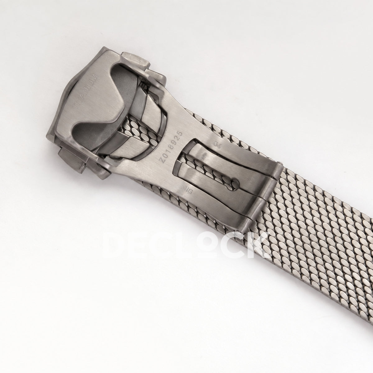 Omega Seamaster Diver 300M Green Titanium Bronze Gold ORF 8806 Free Sprung — clasp inner view