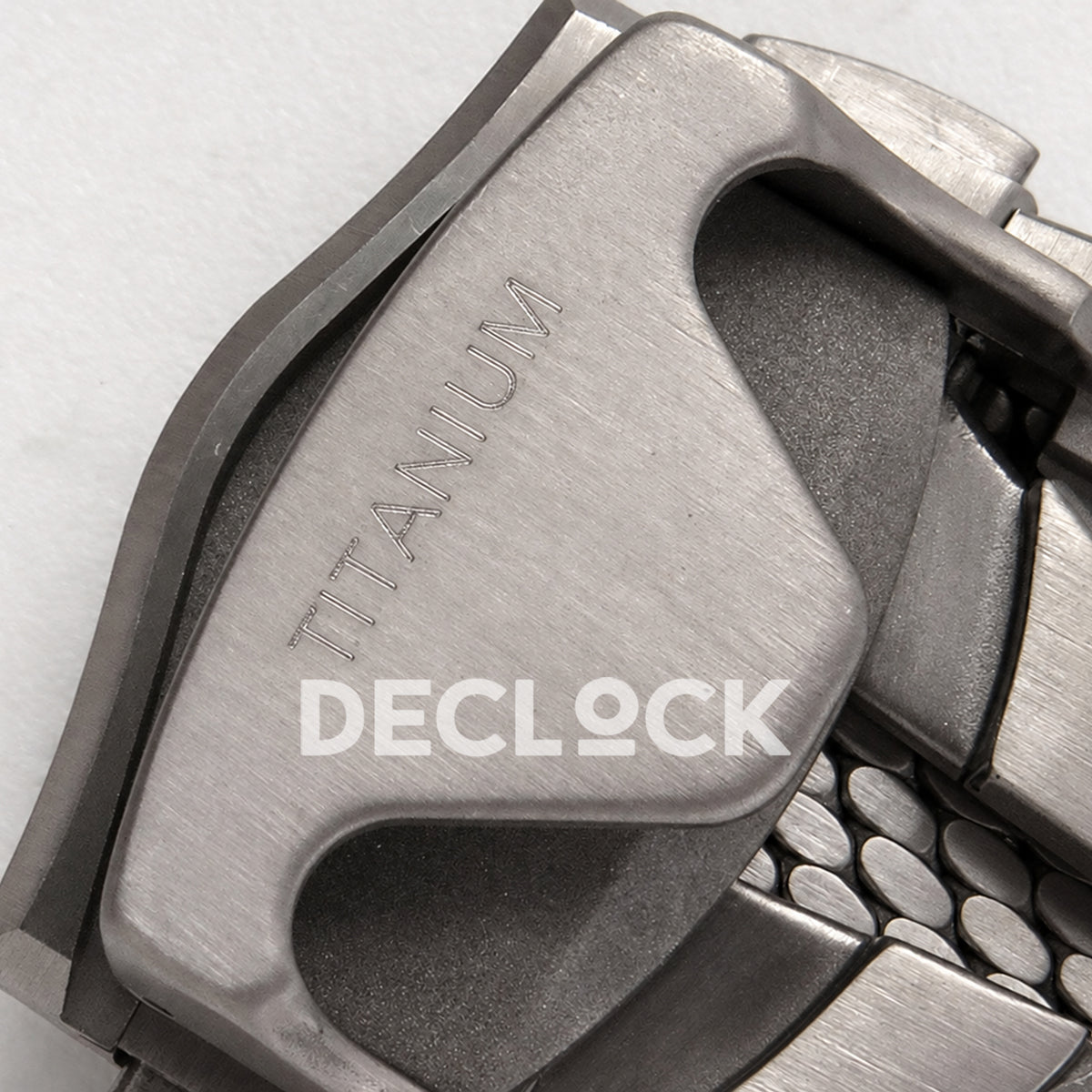Omega Seamaster Diver 300M Green Titanium Bronze Gold ORF 8806 Free Sprung — titanium clasp detail