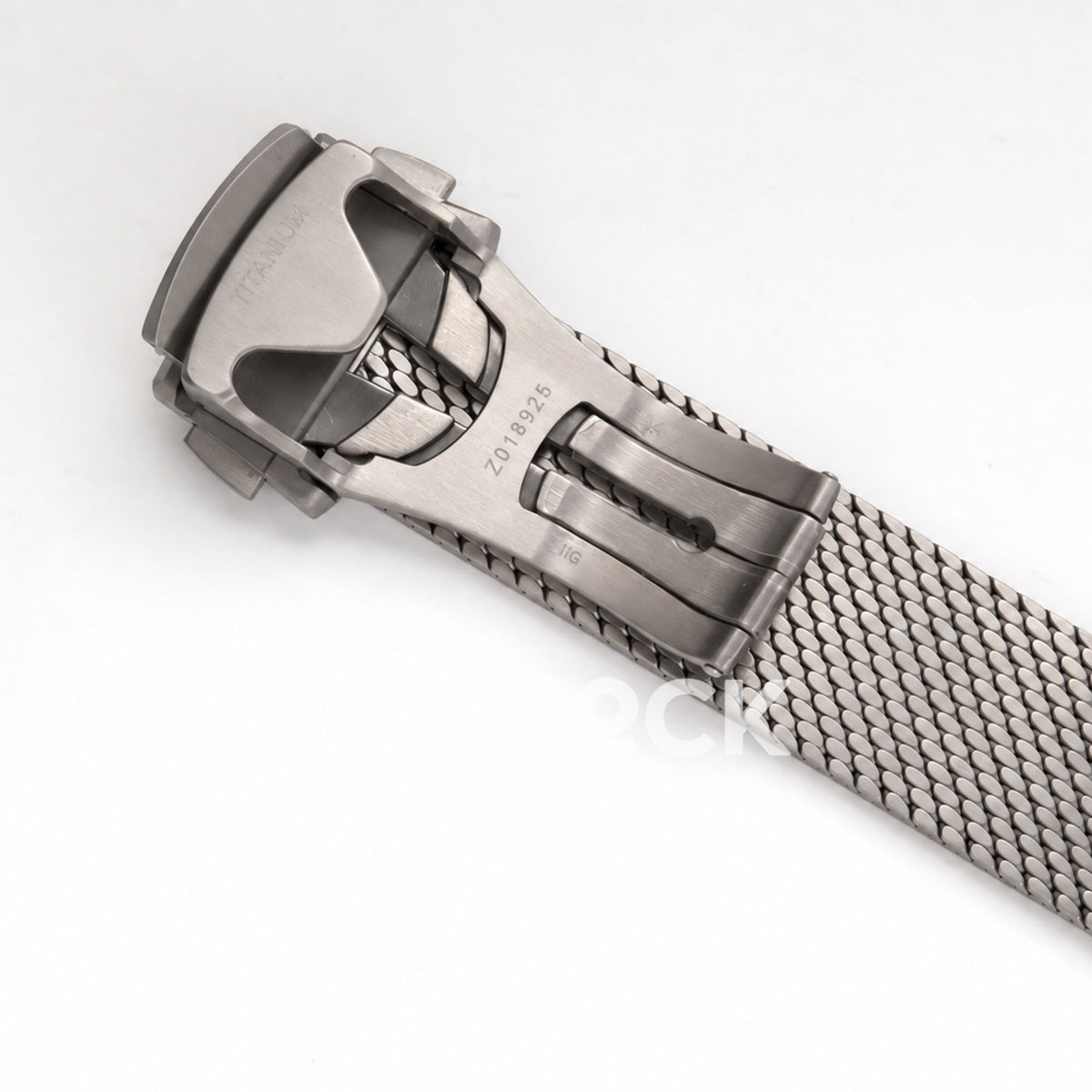 Omega Seamaster Diver 300M No Time To Die ORF titanium mesh 8806 Free Sprung — clasp inner view
